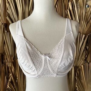 Vintage White Lace Bra 34C Playtex Secrets 1980's